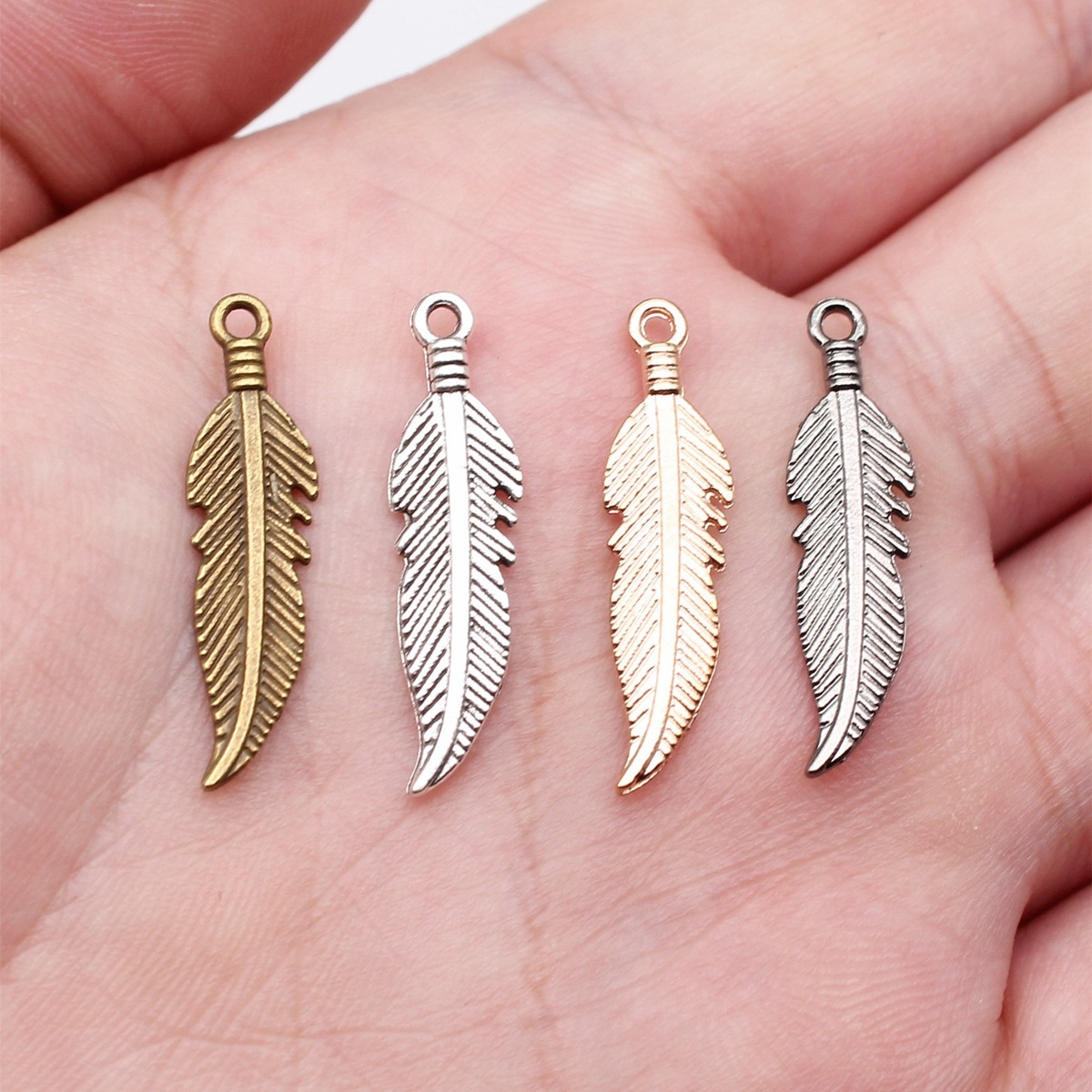 Hollow Feather Charm Leaf Char - Vintage Fashion Tumblr ulasan dan harga